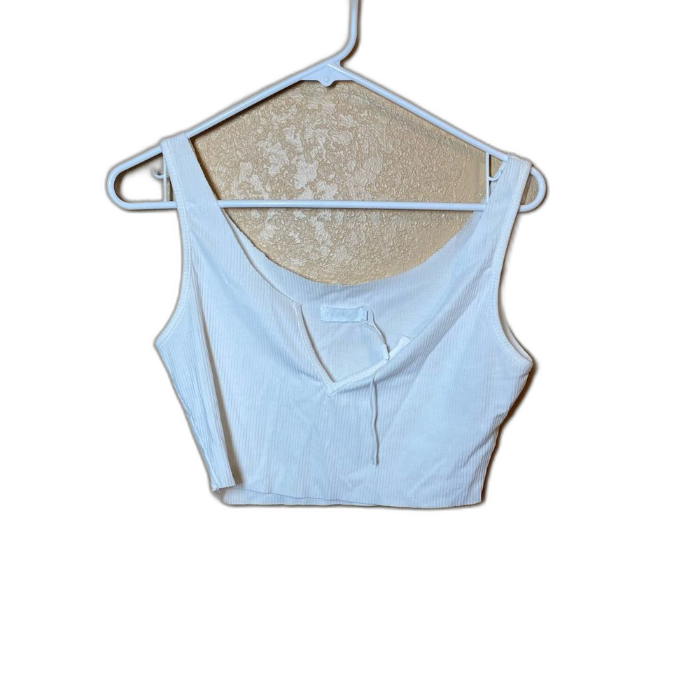 MESHKI Women’s Top V Cut White Ribbed Tank Cropped Top Large NWT